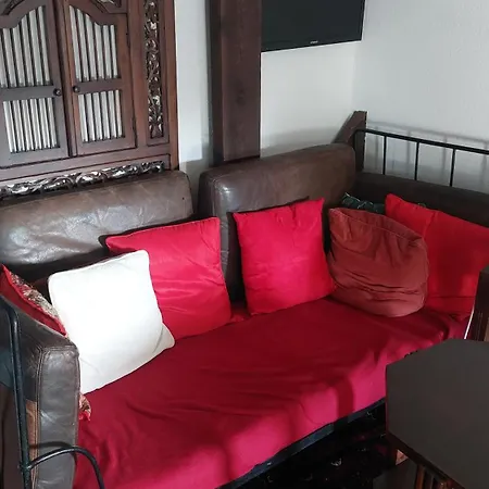 Les Remparts בית הארחה