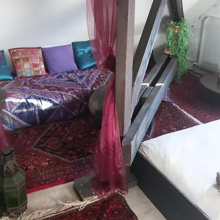 בית הארחה Les Remparts 4*