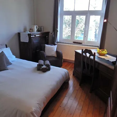 Les Remparts Pensión