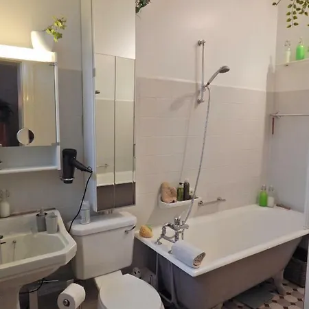 Les Remparts Guest house *
