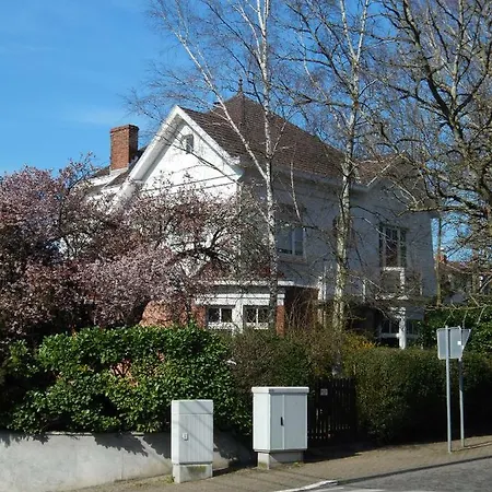 Les Remparts Pensión Binche