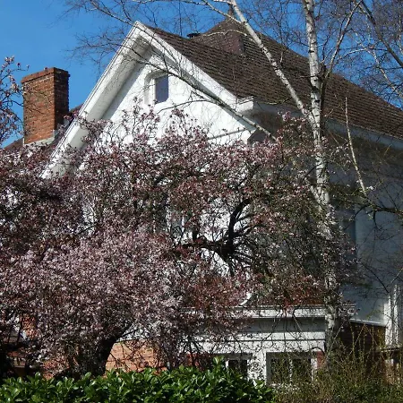 Les Remparts Pensión