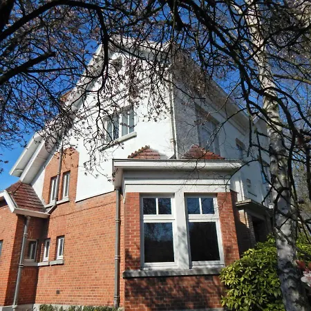 Pensión Les Remparts 4*