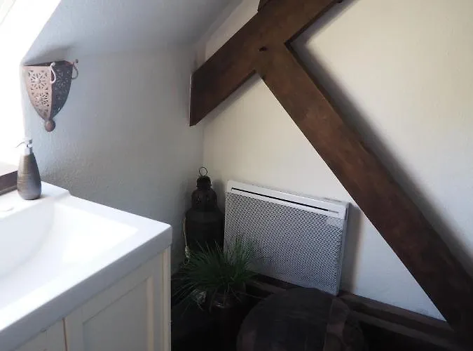 Les Remparts 4* בינך