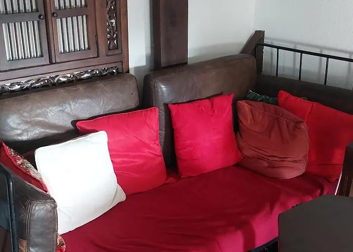 Les Remparts בית הארחה