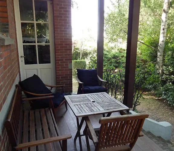 Les Remparts בית הארחה בינך