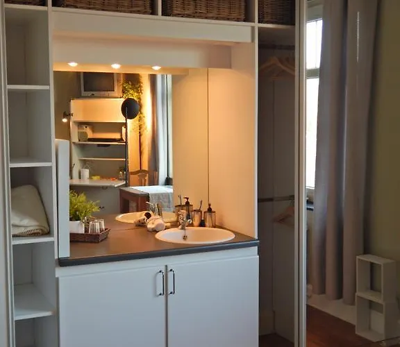 Les Remparts 4* בינך