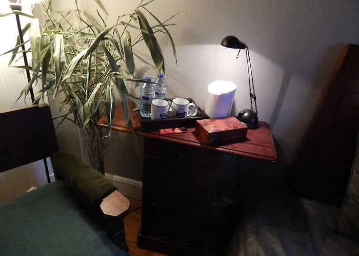 Les Remparts בית הארחה בינך