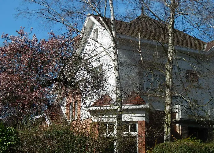 Les Remparts 4* בינך